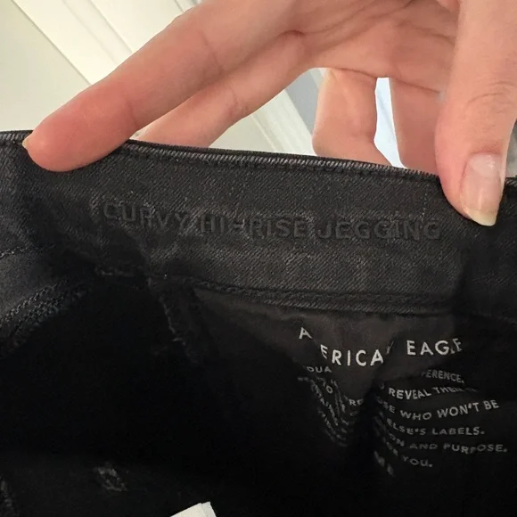 EXTRA TALL American Eagle Black Curvy Hi-Rise Jeggings - Picture 5 of 6